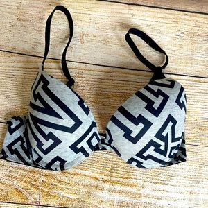 Victoria's Secret PINK Wear Everywhere Push Up Bra Size 34B Logo